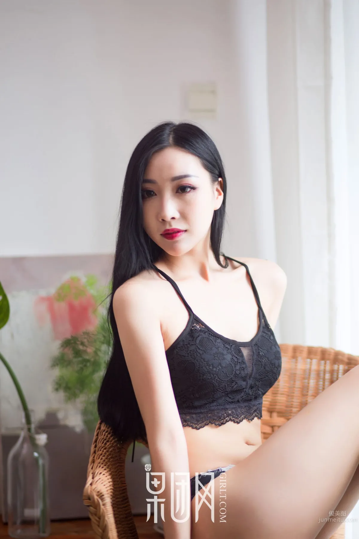 果團女郎雨兒 黑色蕾絲内衣 1