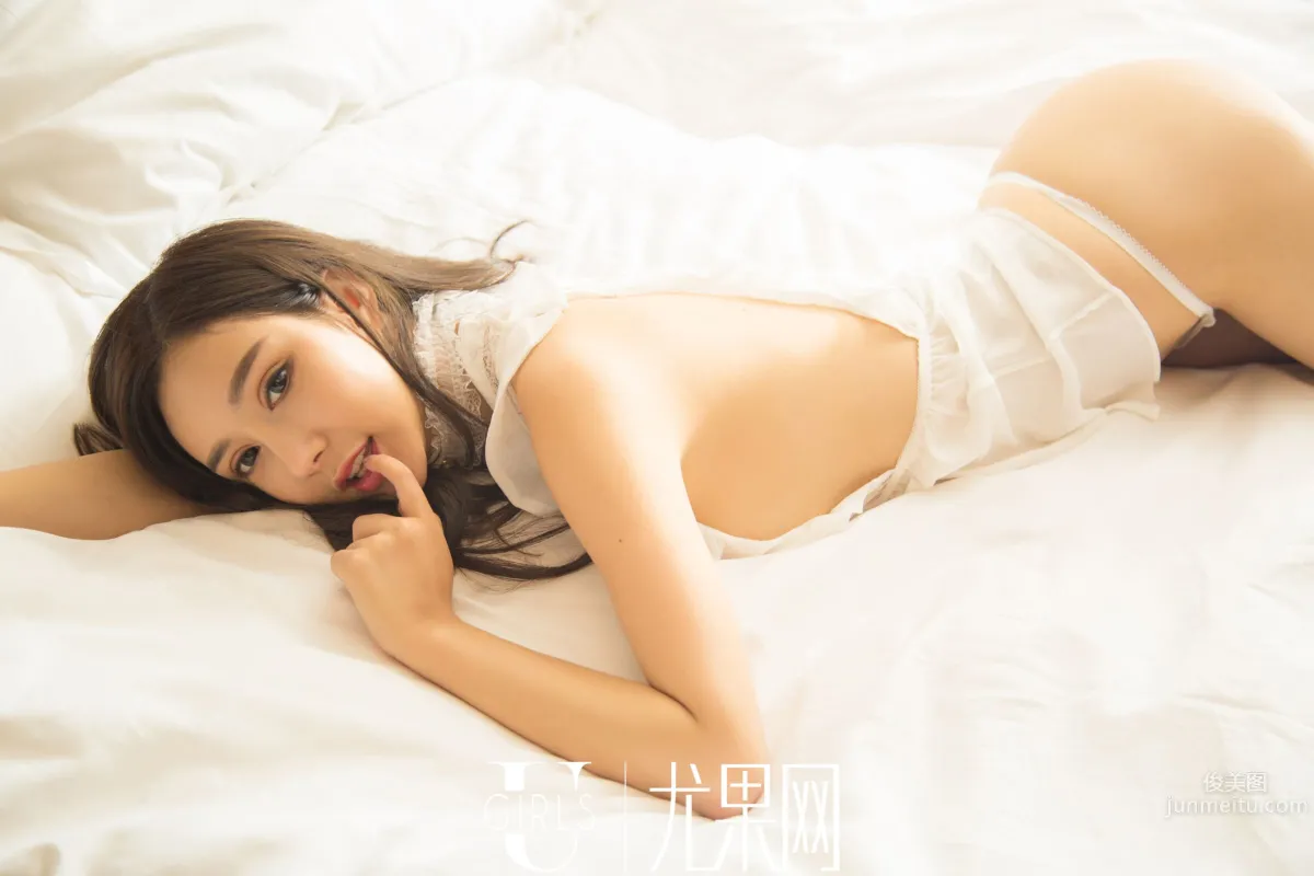 尤果新女神安柔 蕾丝纱裙秋波不停_9