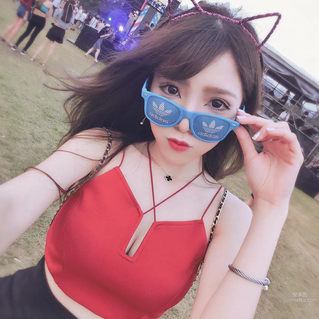 長腿妹子範亞璇 冬日暖心私房照 10