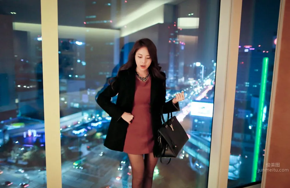 金敏英- 黑絲美腿美圖系列三 27