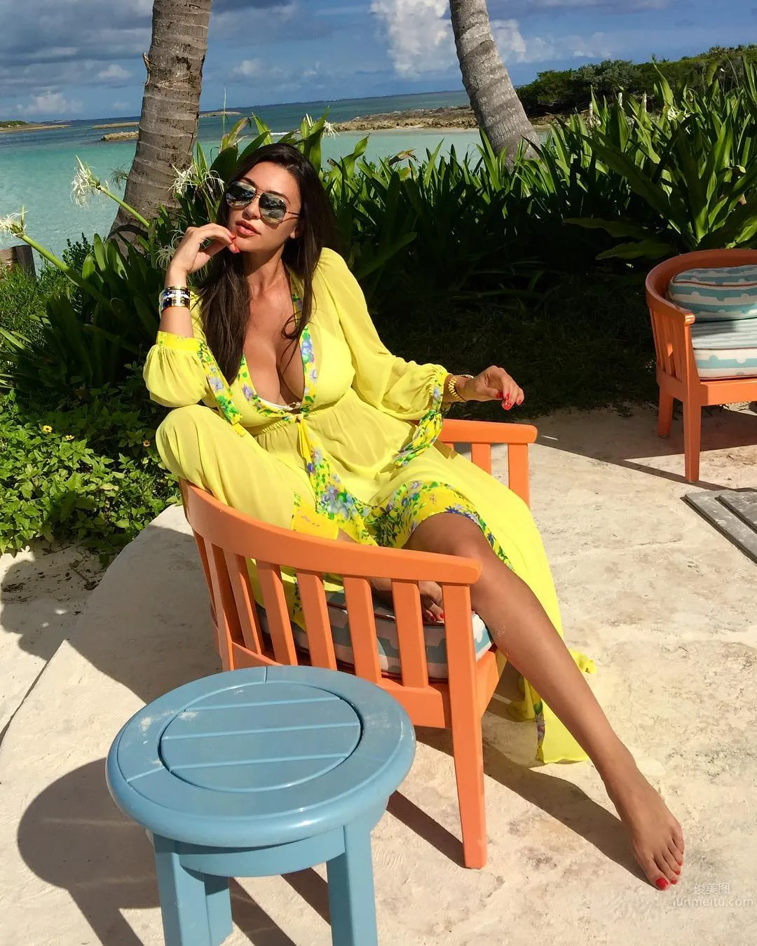 塞爾維亞模特Jenna Jenovich，巨型沙漏身材太過搶眼 35