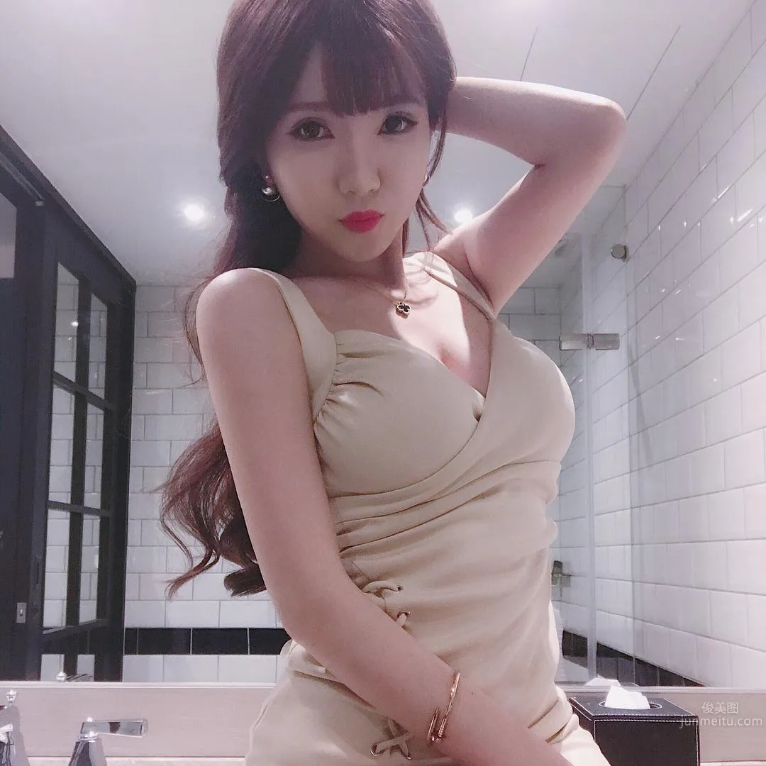 長腿妹子範亞璇 冬日暖心私房照 18
