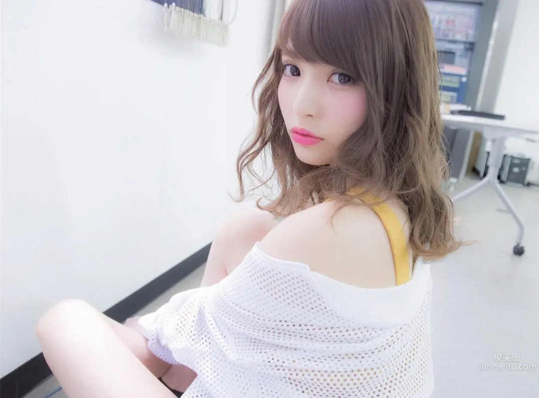 日本妹子似鳥沙也加 浴場裡驚見美若天仙 4