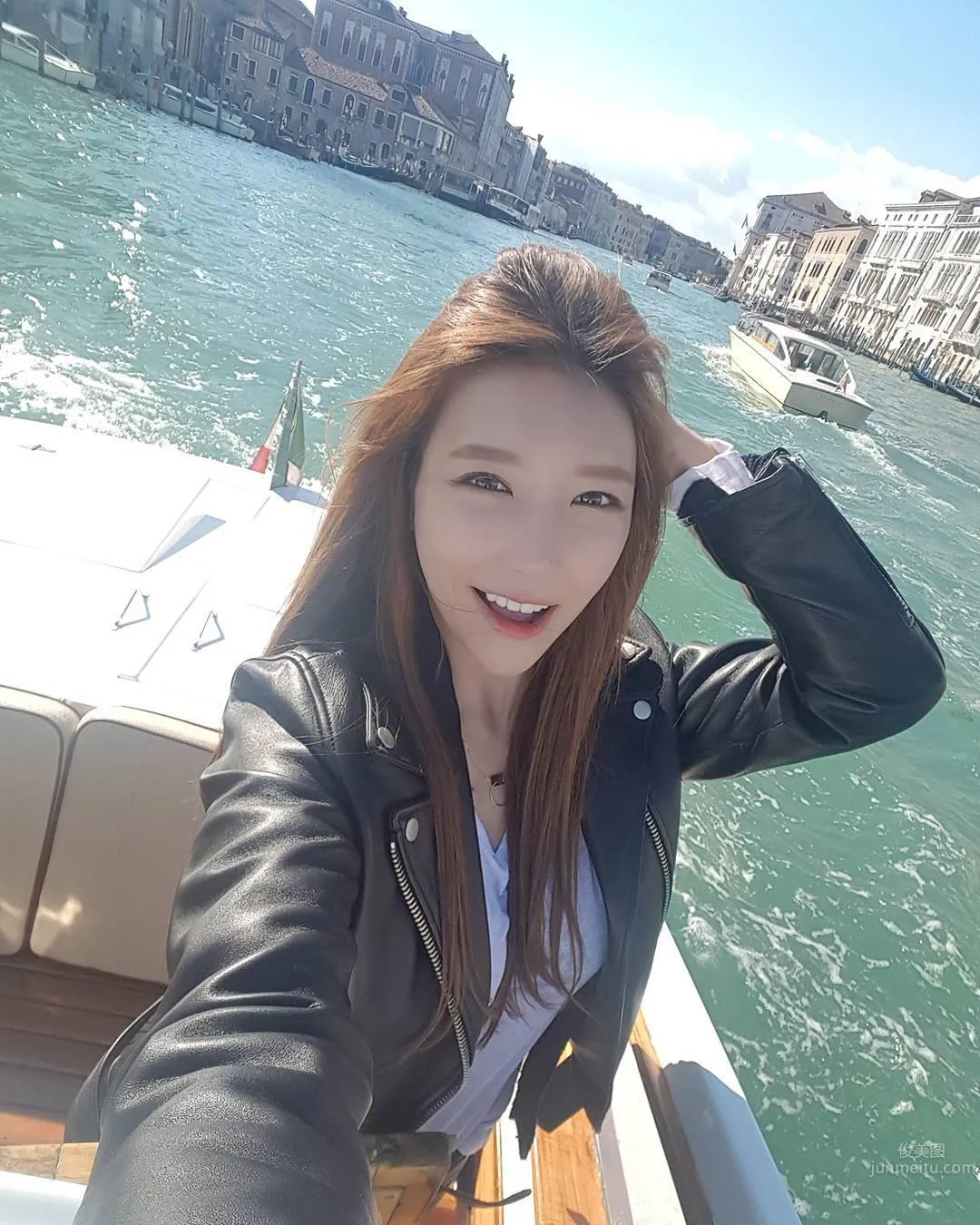 太上火！南韓賽車女郎도민서蟻腰一手掌握 4