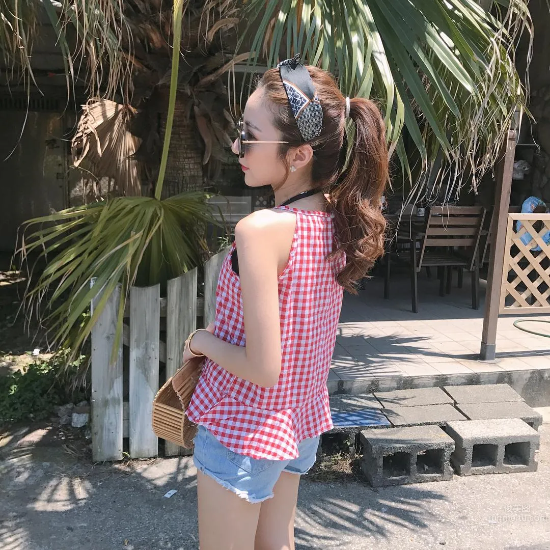 超白嫩！正妹李燕低胸上衣，完美身材自拍好養眼！ 7