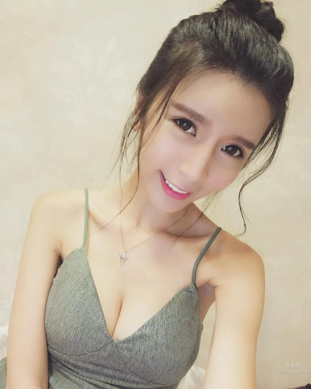 百变女郎刘子瑜Vicky 邪恶女仆装很凶暴_13
