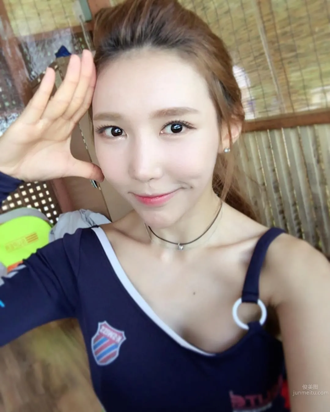 太上火！南韓賽車女郎도민서蟻腰一手掌握 1