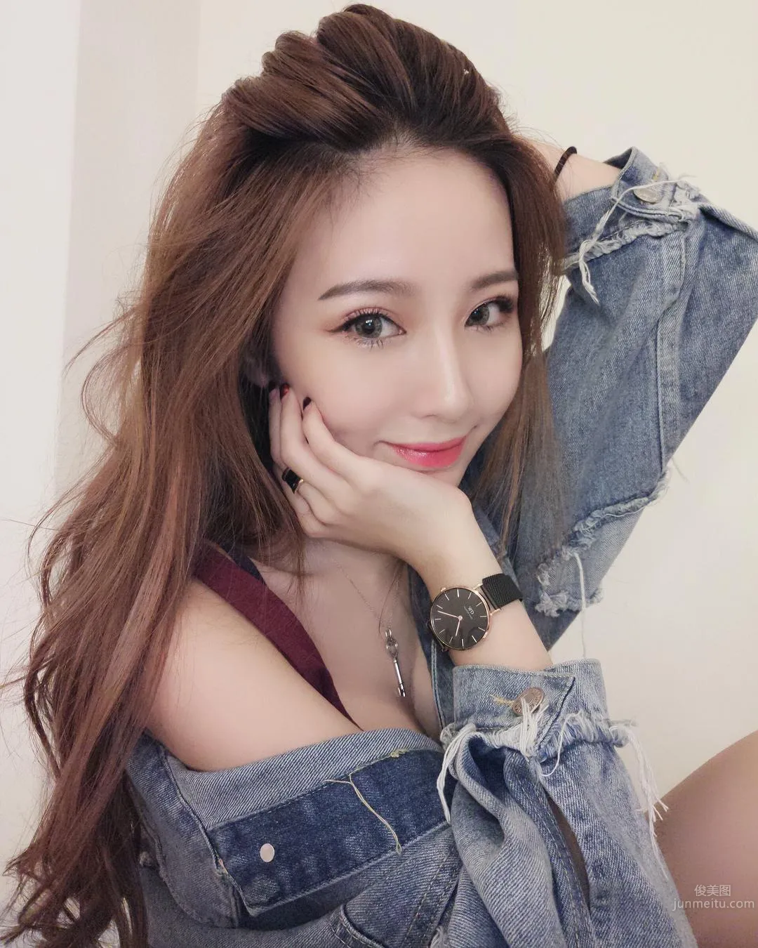 超白嫩！正妹李燕低胸上衣，完美身材自拍好養眼！ 15