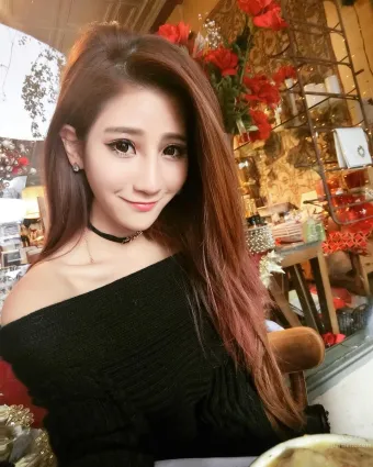 高人氣正妹小乖 陽光靓麗私房照