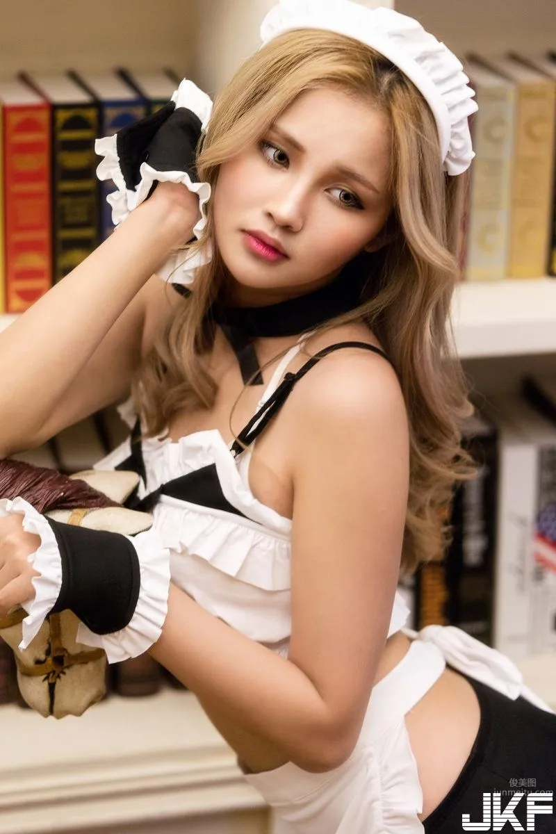 火辣雙面甜心鄭绮 黑白誘惑豐滿深溝！ 21