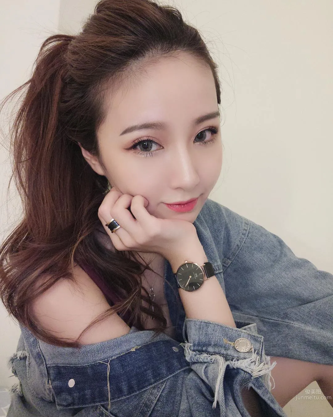 超白嫩！正妹李燕低胸上衣，完美身材自拍好養眼！ 14