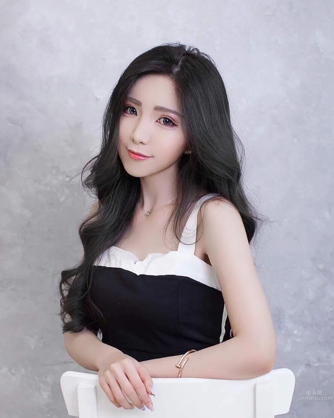長腿妹子範亞璇 冬日暖心私房照 15