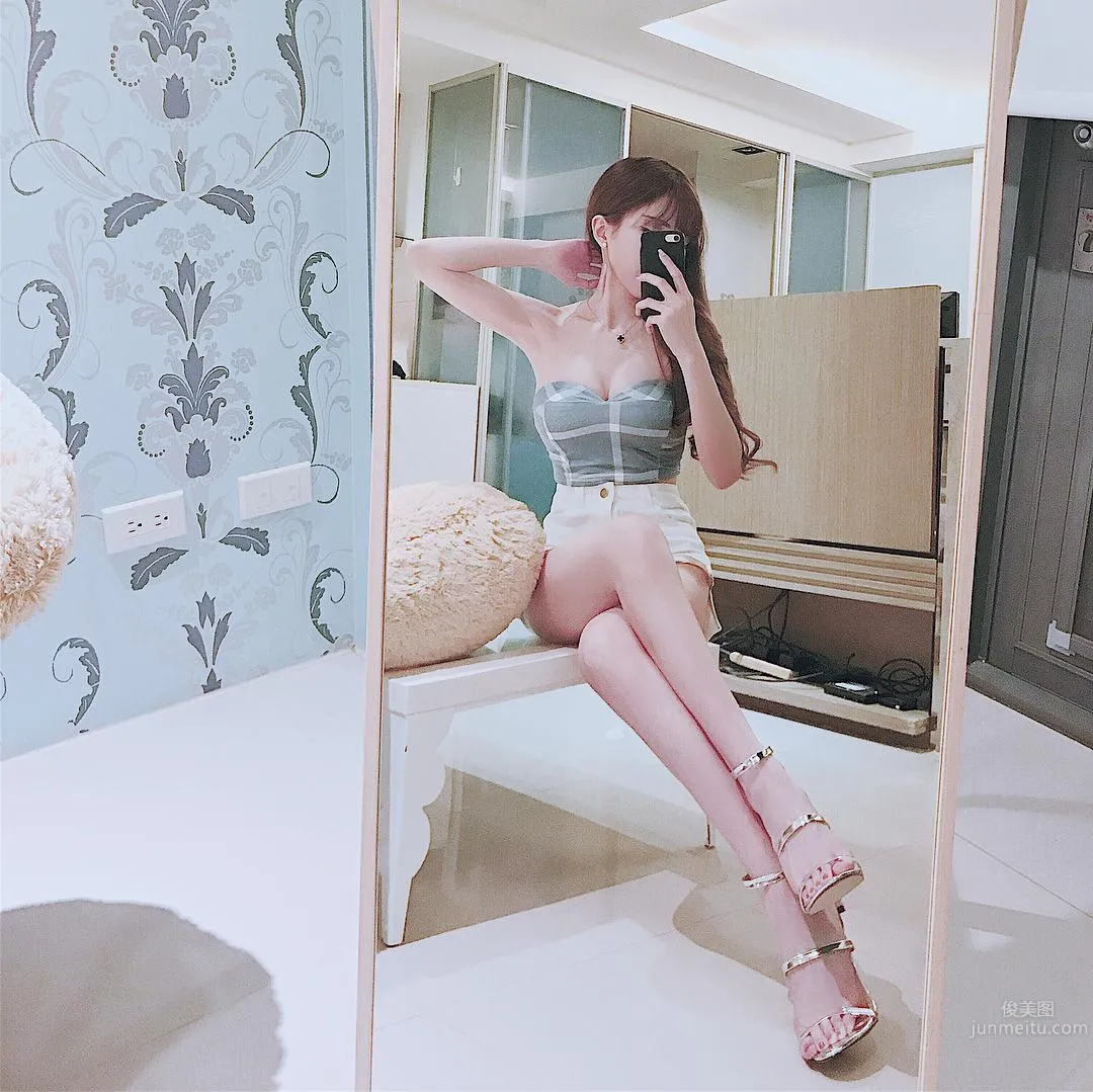 長腿妹子範亞璇 冬日暖心私房照 19