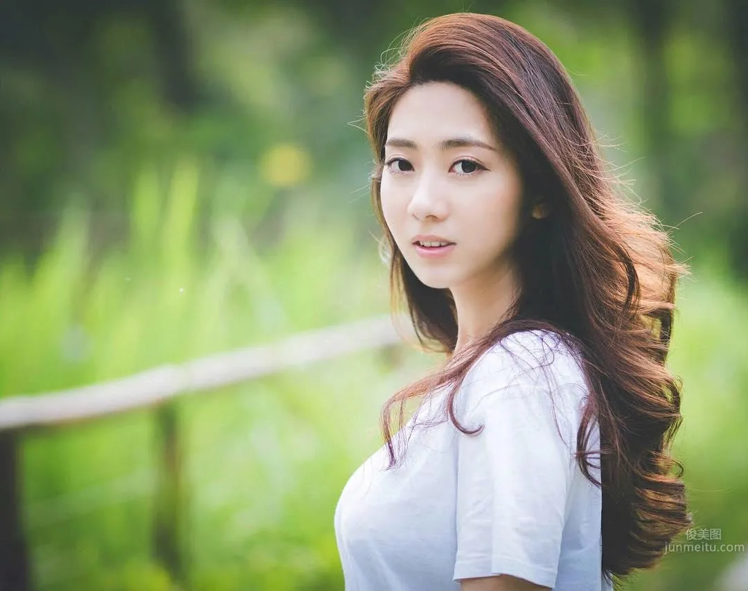 好兇！健身房驚見運動妹！渾圓白皙豐滿有型 1