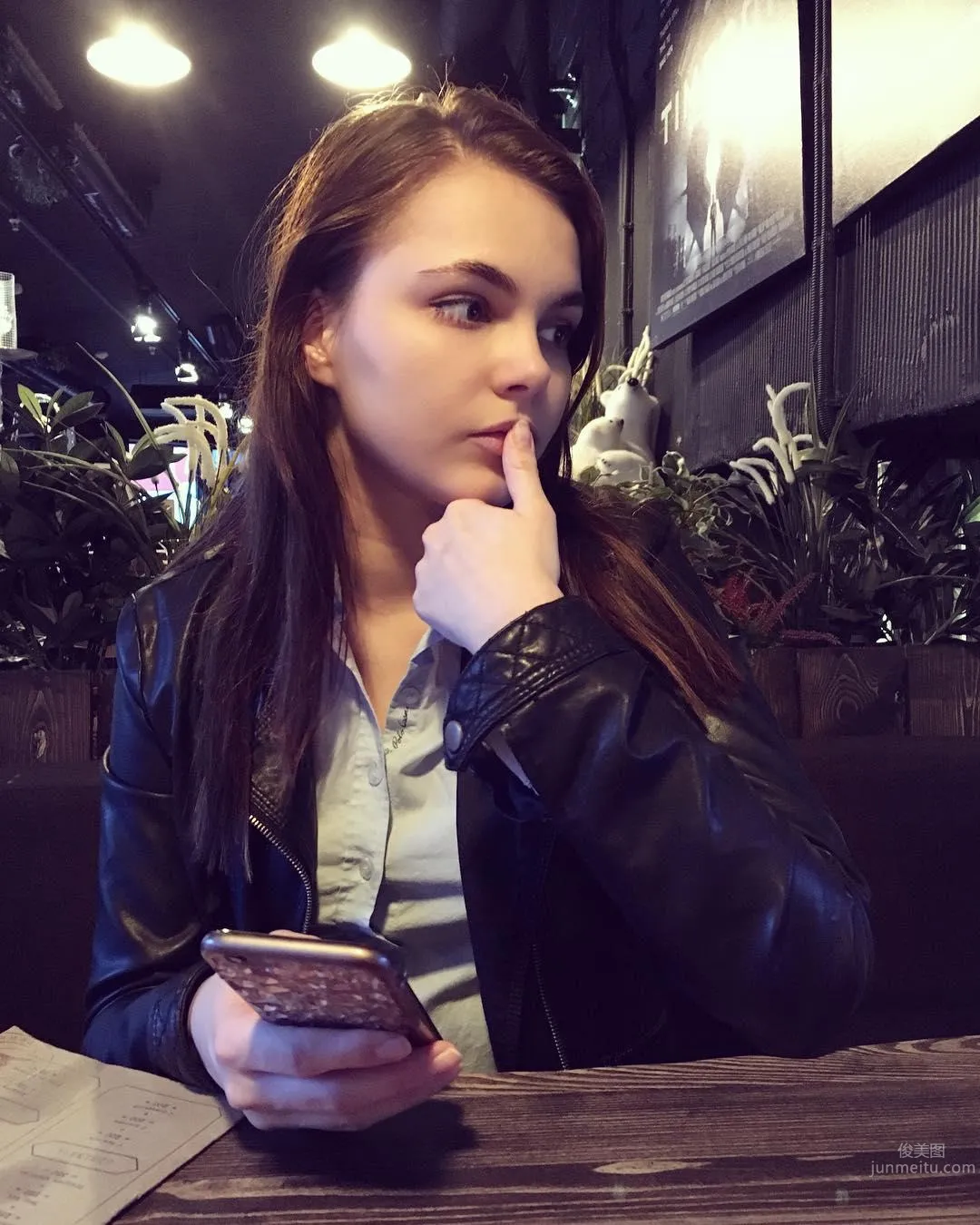 Oktyabrina Maximova- 俄羅斯美人私房寫真 16
