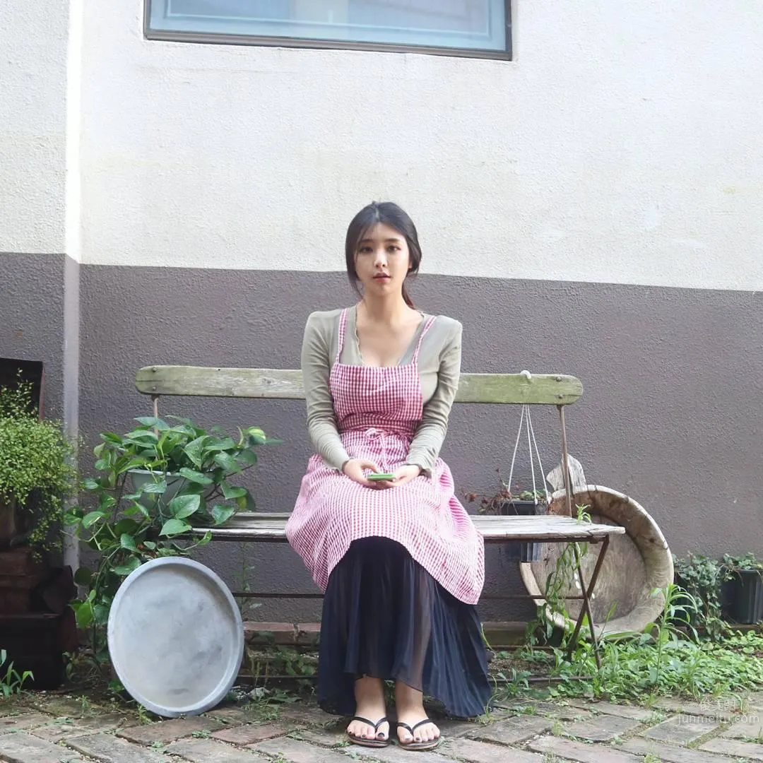 漂亮姐姐半夜「直播哄睡」 私房美照卻讓人睡不着 14