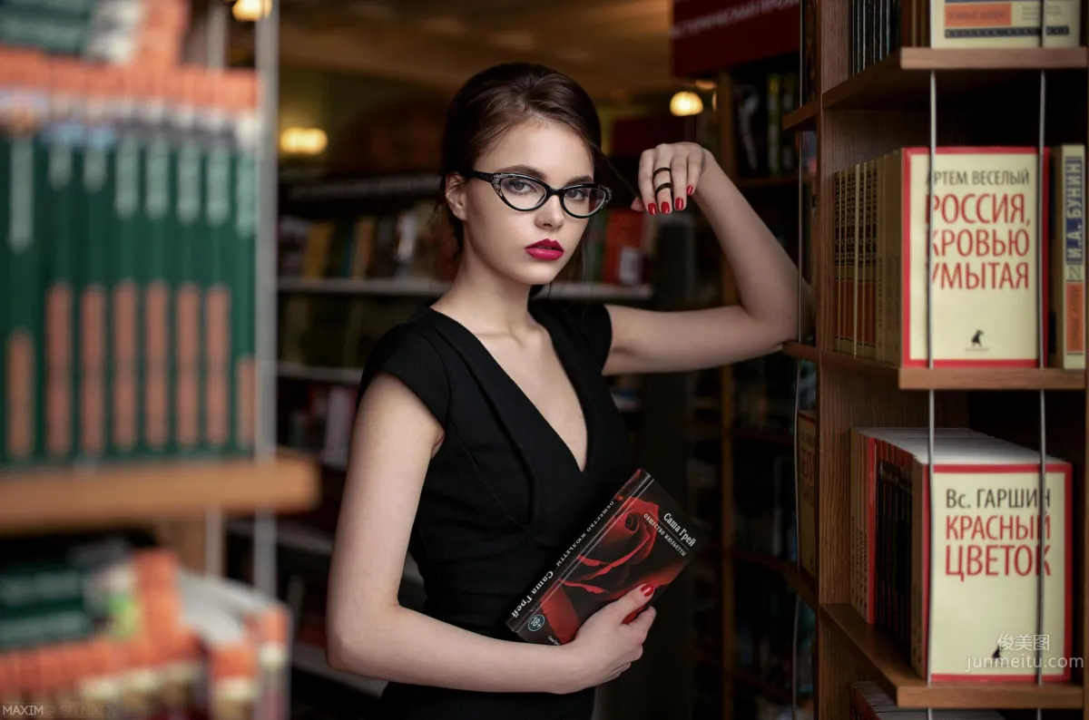 Oktyabrina Maximova- 俄羅斯美人私房寫真 27