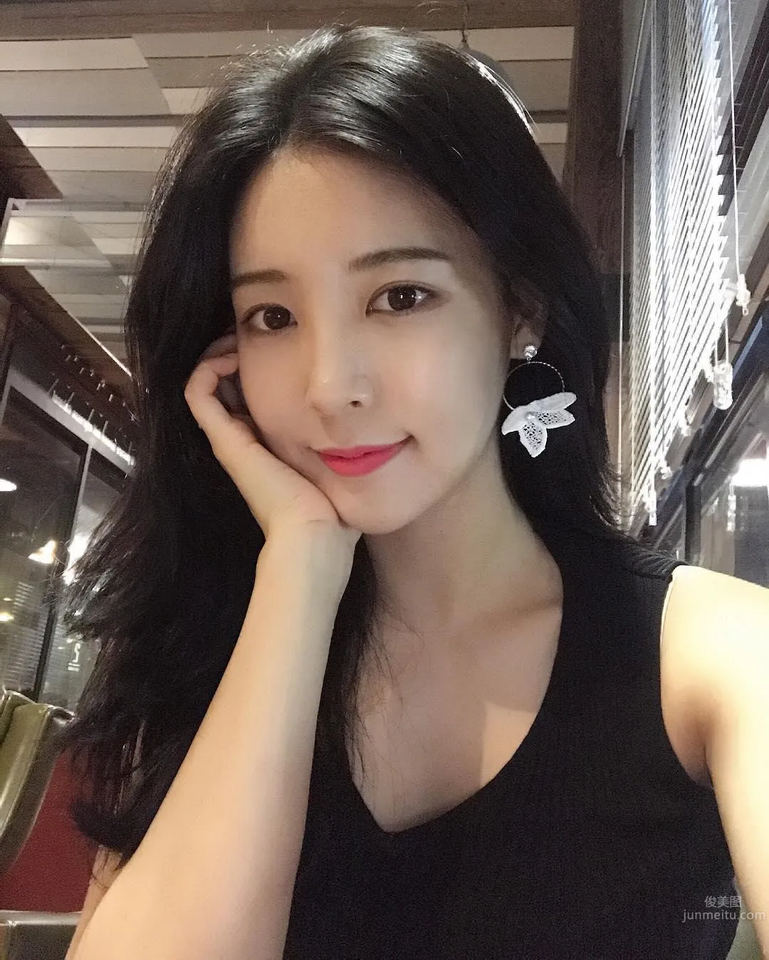 超完美花藝老師身材太好！海邊大曬比基尼讓網友激動 26
