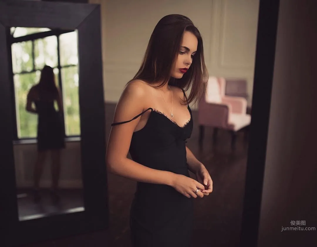 Oktyabrina Maximova- 俄羅斯美人私房寫真 25