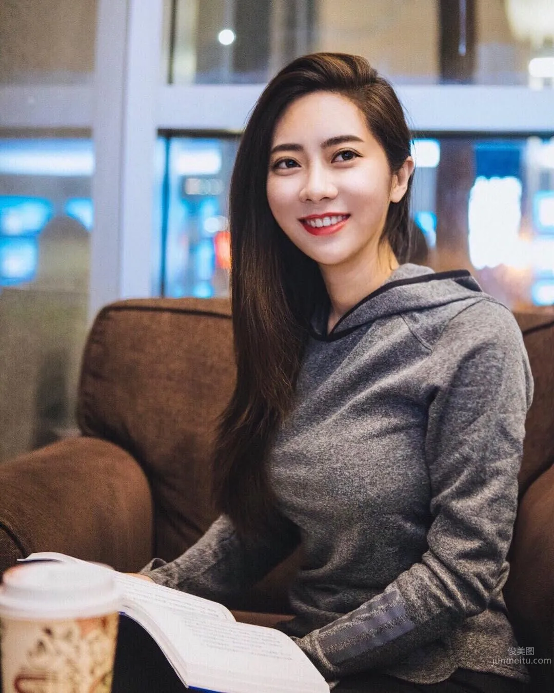 好兇！健身房驚見運動妹！渾圓白皙豐滿有型 23
