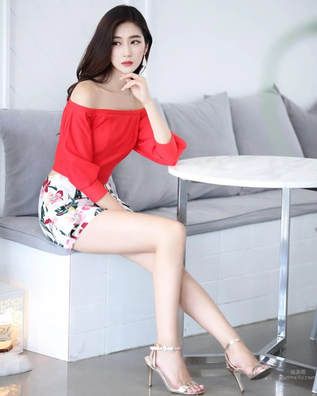 韓國正妹化身聖誕女郎 衣服緊貼形狀很明顯 28