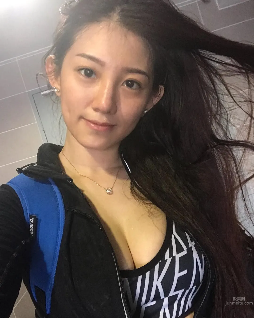 大馬潛水正妹Stellies Niing，傲人身材超吸睛 26
