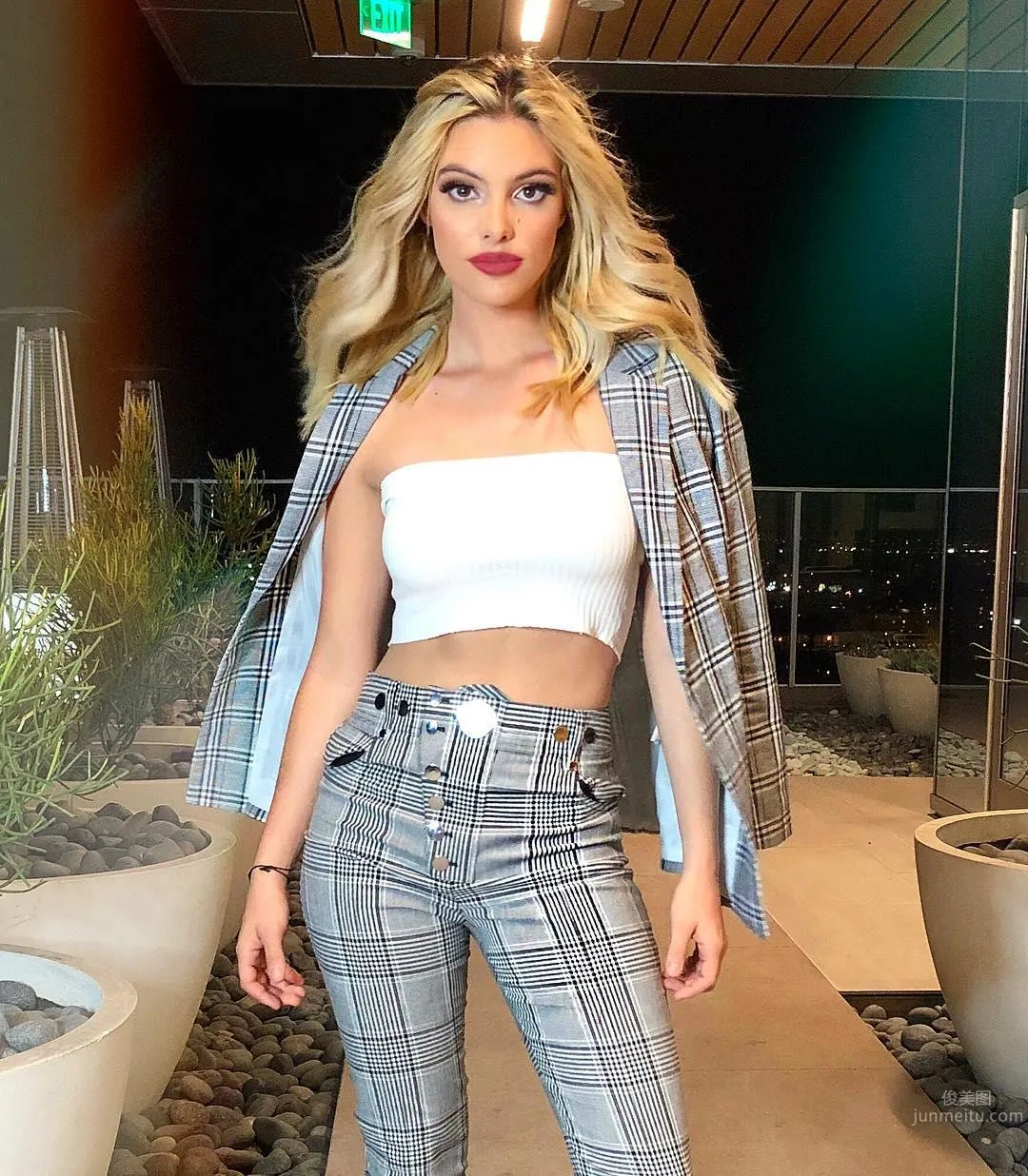 Lele Pons- 歐美版Papi醬火辣私房照 33
