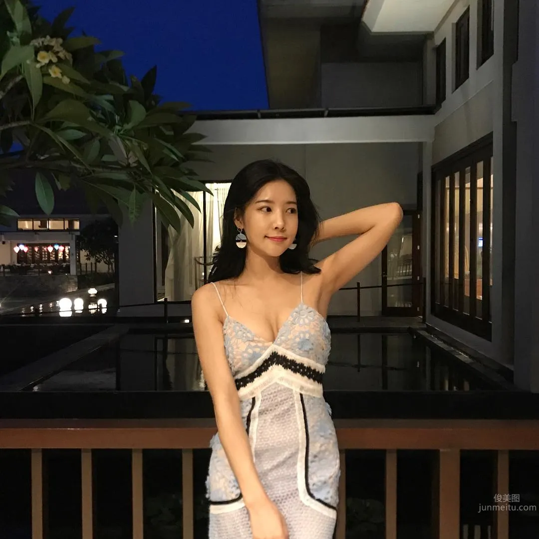 超完美花藝老師身材太好！海邊大曬比基尼讓網友激動 22