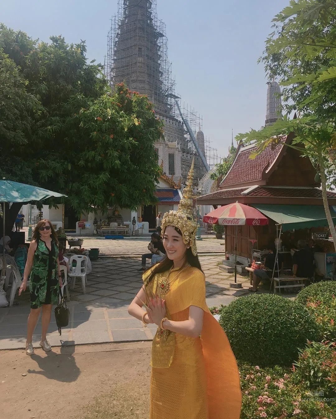 韓國正妹化身聖誕女郎 衣服緊貼形狀很明顯 2