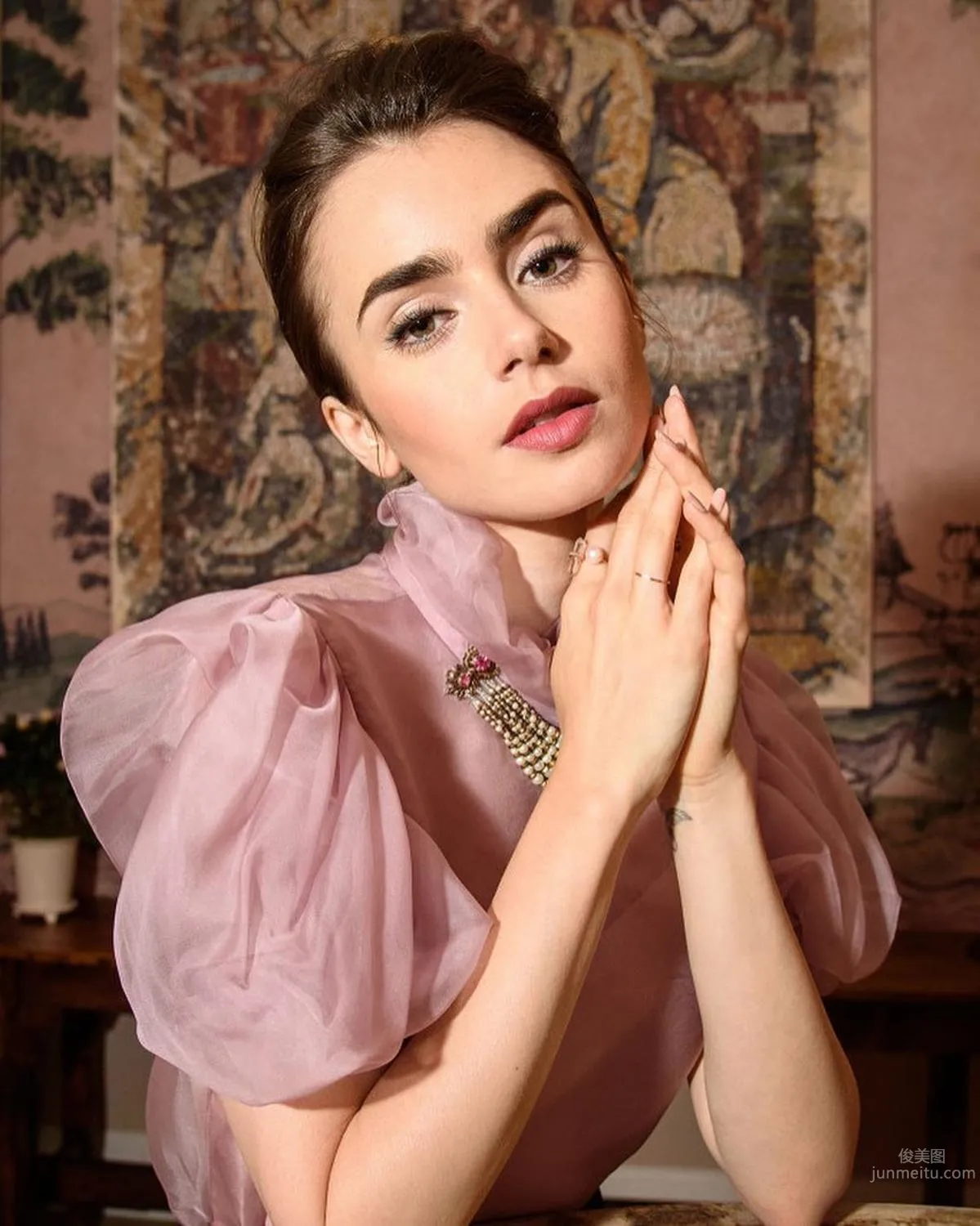 英美混血莉莉·柯林斯 自然美女大方素顔照 11