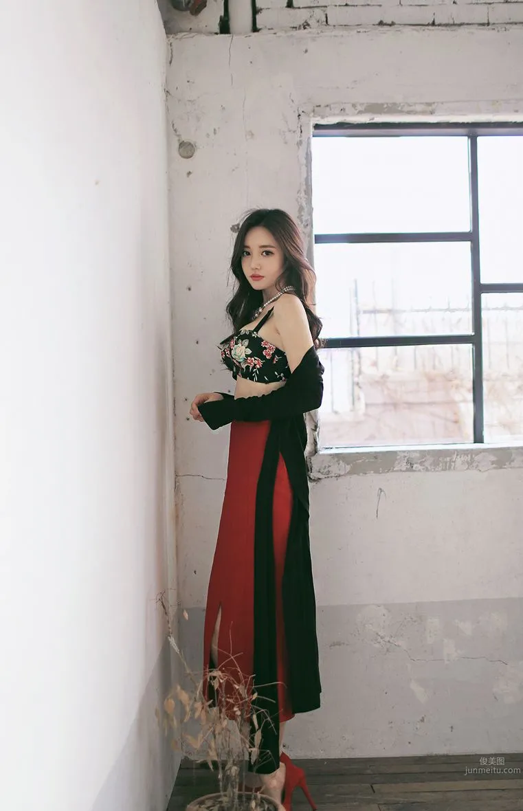 南韓美人孫允珠 唯美系吊帶内衣二 31