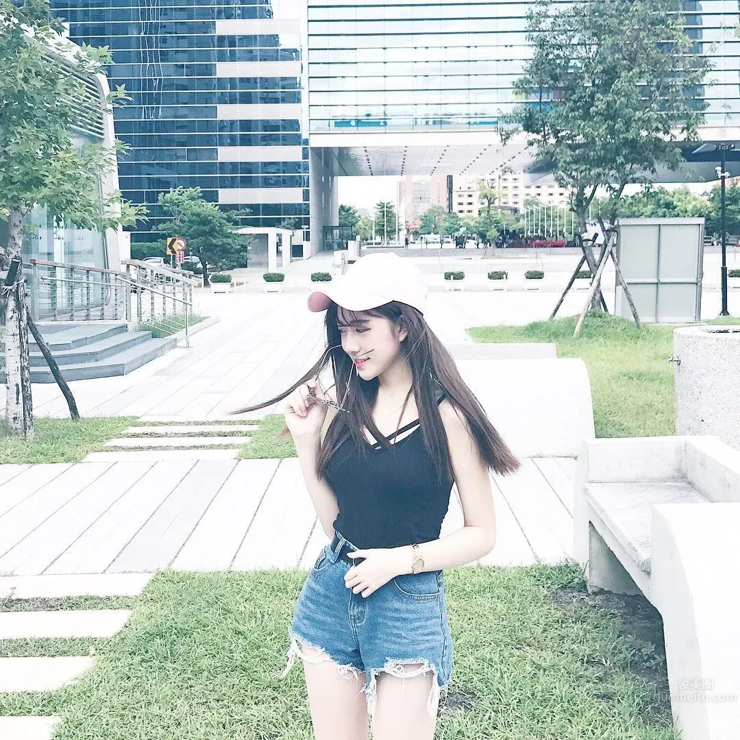 台湾正妹石洁心 超吸睛的事业线_7