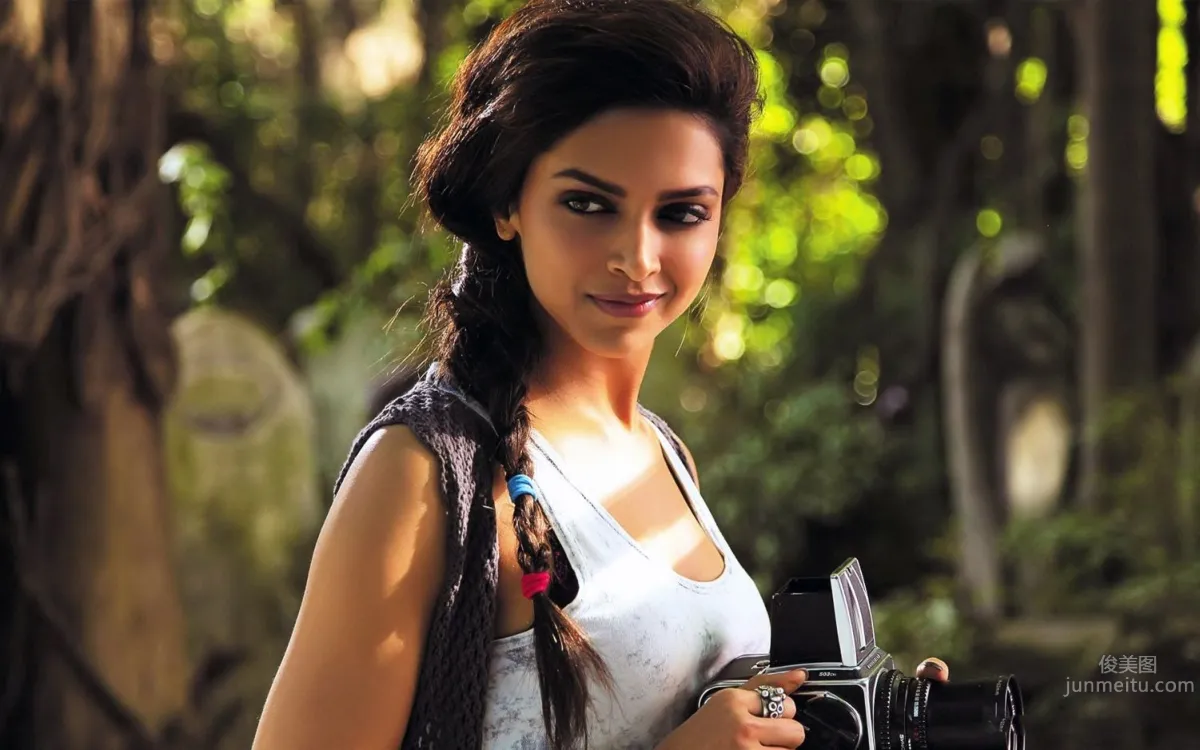 Deepika Padukone- 印度美女海报写真_14