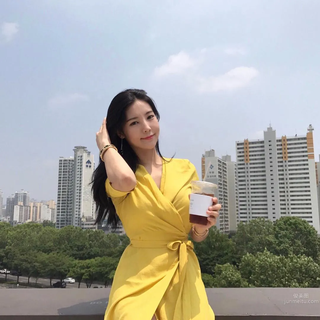 超完美花藝老師身材太好！海邊大曬比基尼讓網友激動 15