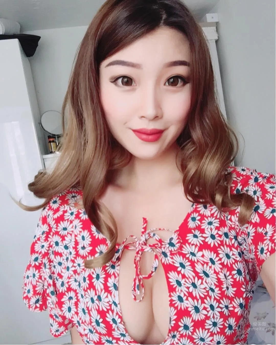 視覺盛宴！街頭捕獲白嫩正妹 極品事業線好身材 39