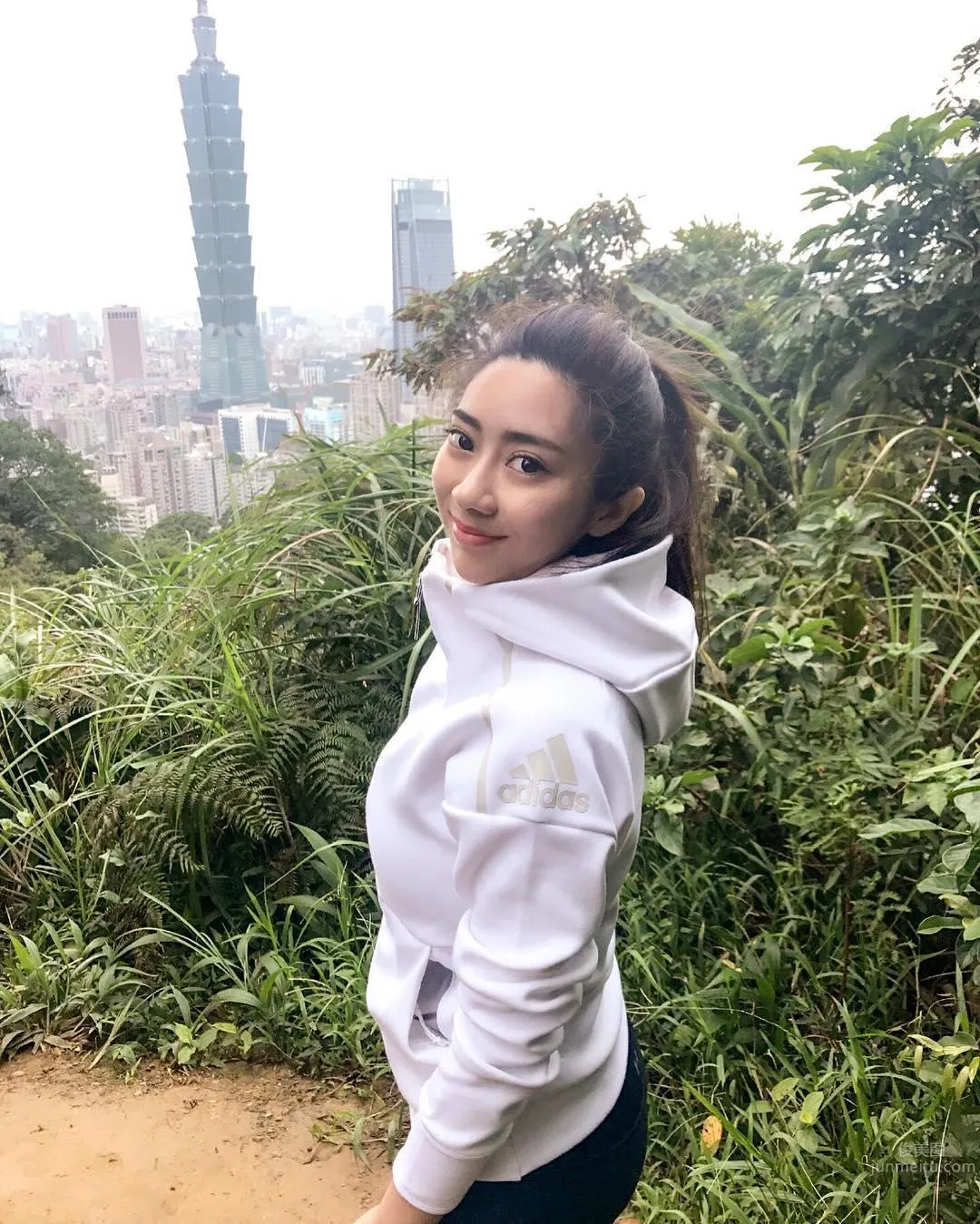 好兇！健身房驚見運動妹！渾圓白皙豐滿有型 19