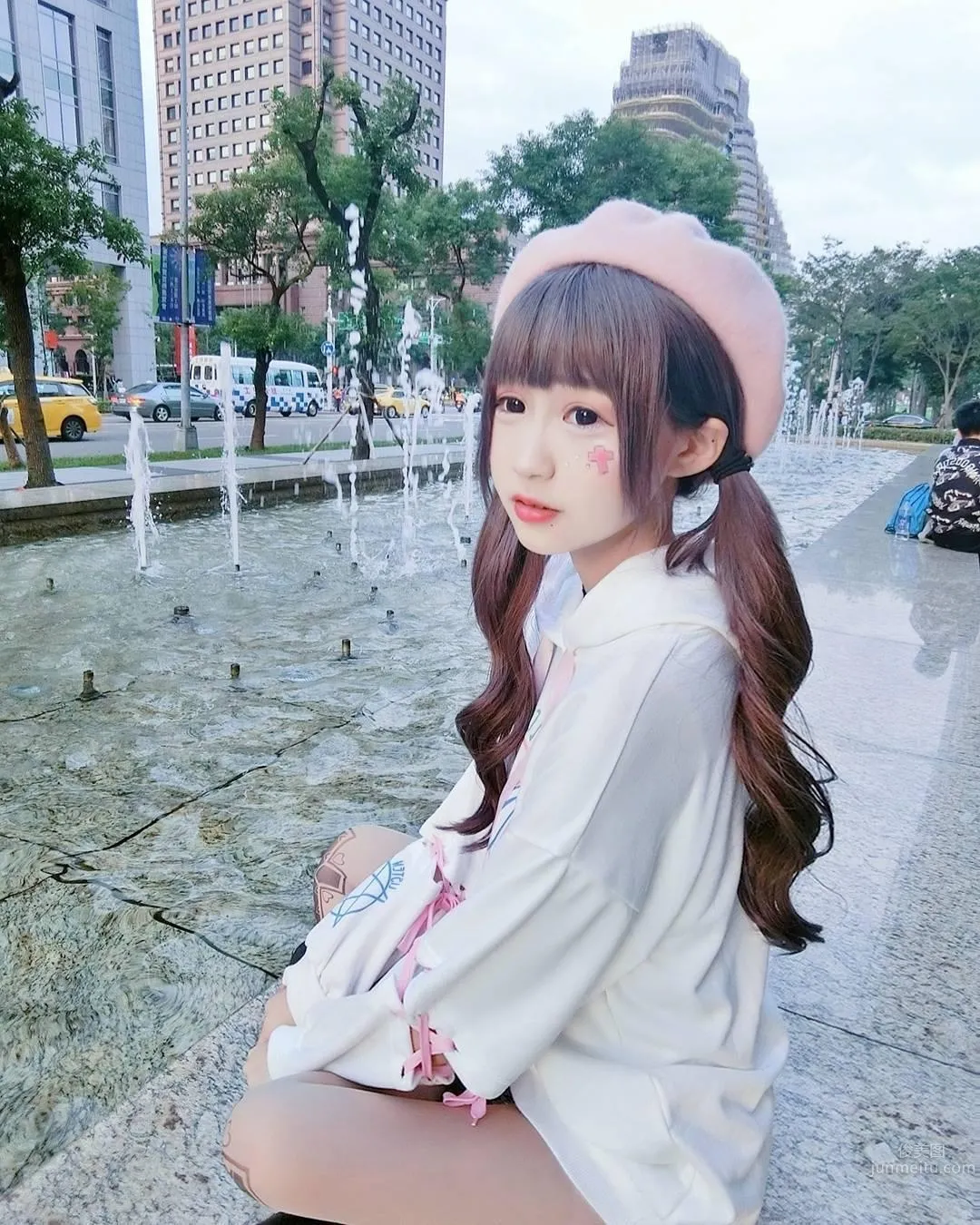 超甜美萌妹周奕瑜 深藏不露的好身材_34