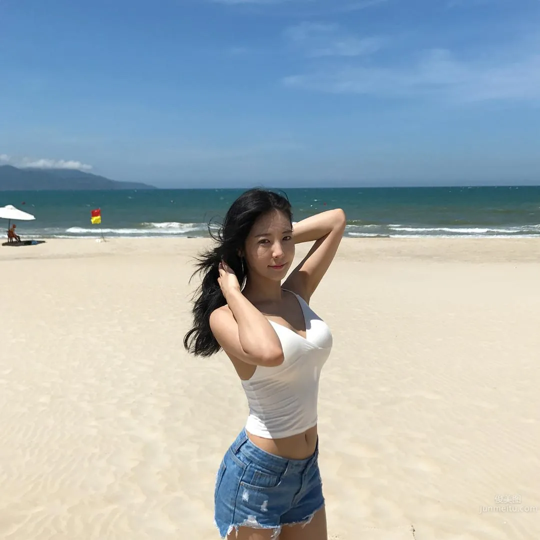 超完美花藝老師身材太好！海邊大曬比基尼讓網友激動 23