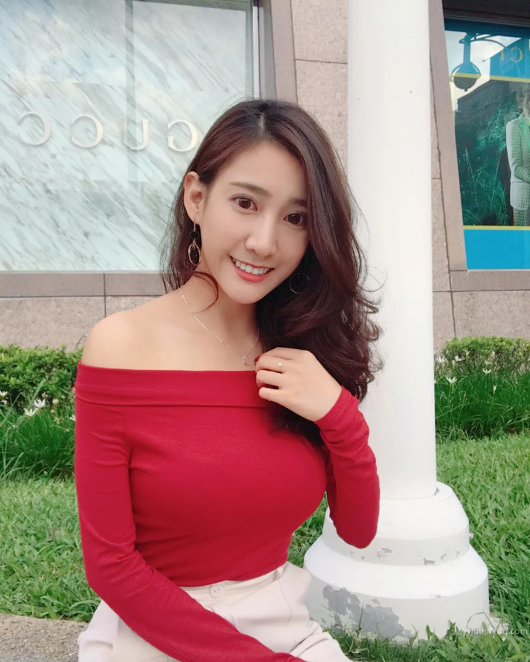 台灣氣質空姐鄭詩璇 笑容甜美又胸大腿長 18