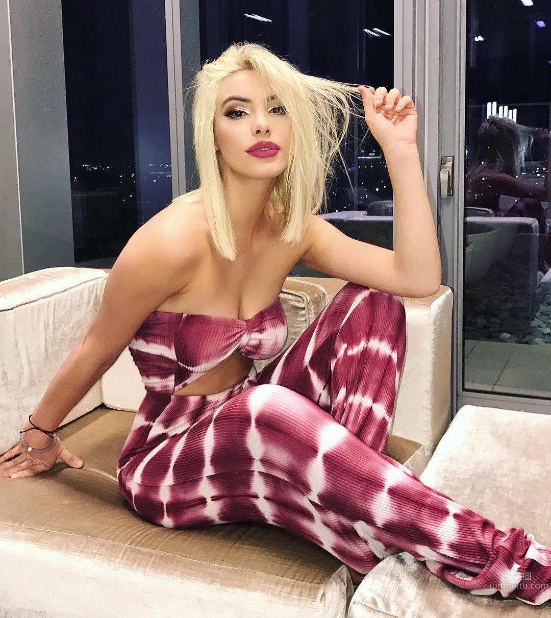 Lele Pons- 歐美版Papi醬火辣私房照 27