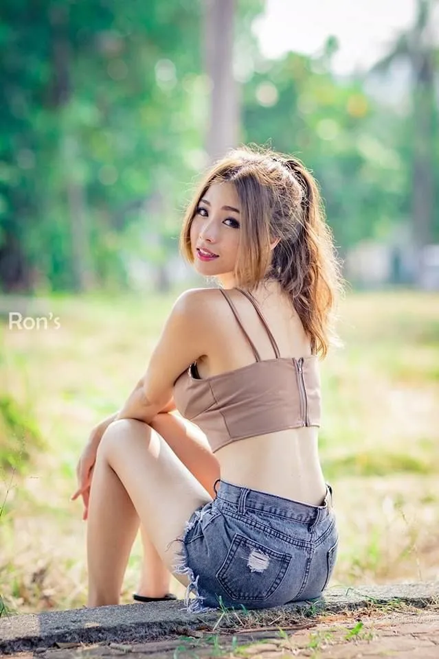 17平台女主播陈姿含 火辣身材外拍写真_7