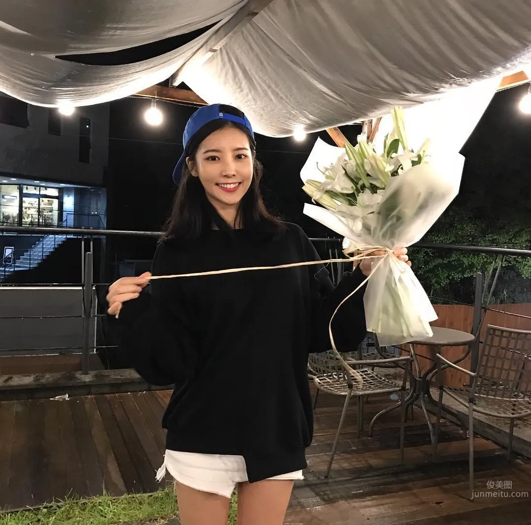 超完美花藝老師身材太好！海邊大曬比基尼讓網友激動 42