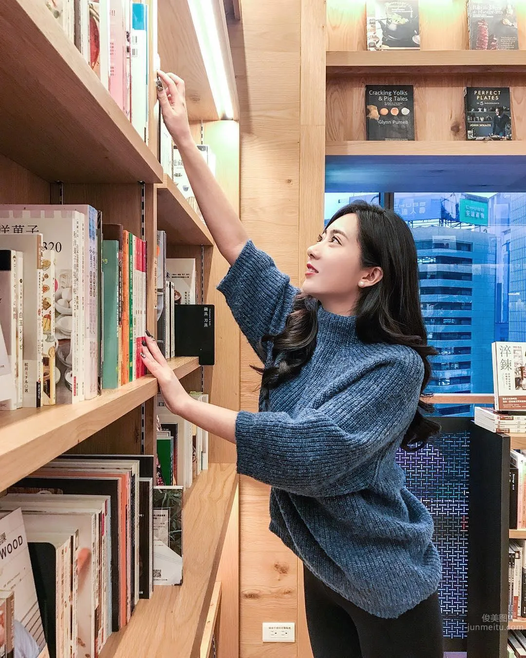 好兇！健身房驚見運動妹！渾圓白皙豐滿有型 26