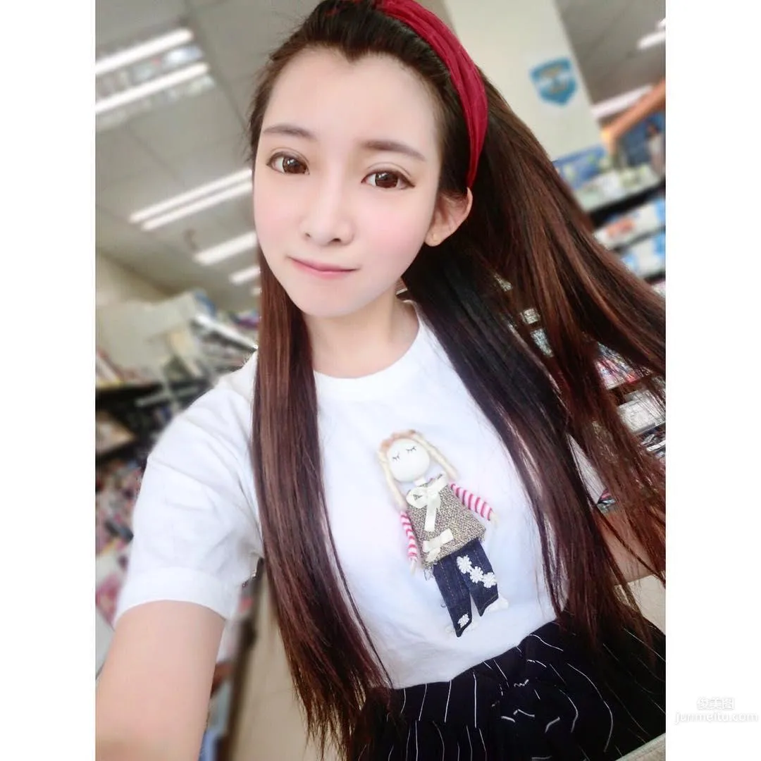 Rebeca小花- 好甜美的展場sg正妹 13