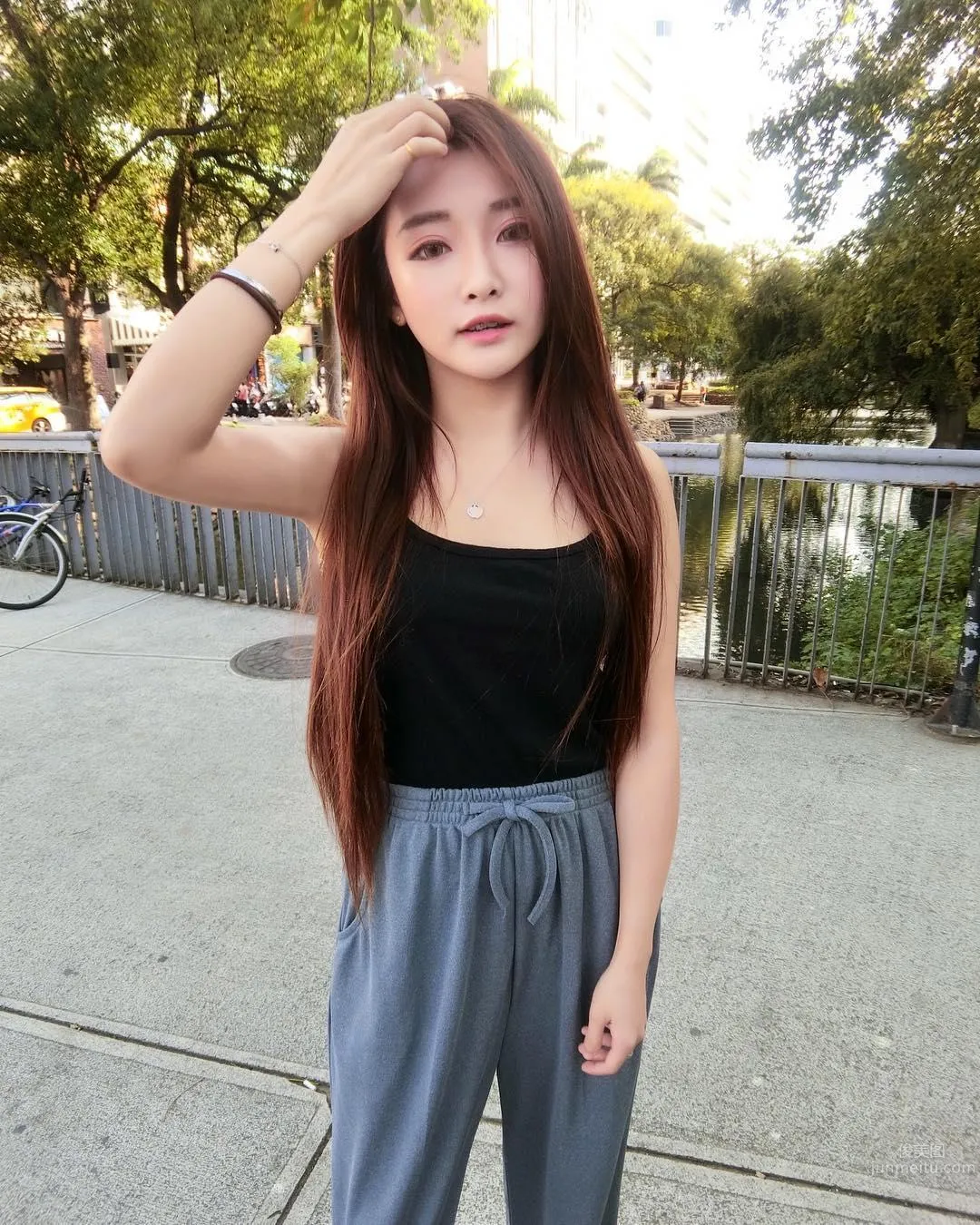 Rebeca小花- 好甜美的展場sg正妹 24