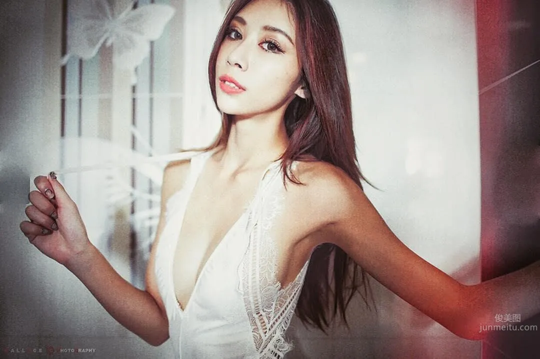 小步Angela~锁骨犯罪的女王力MAX！_25