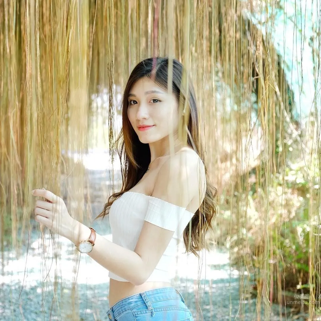 大馬正妹Mimi Chen，時尚性感的曲線美 1