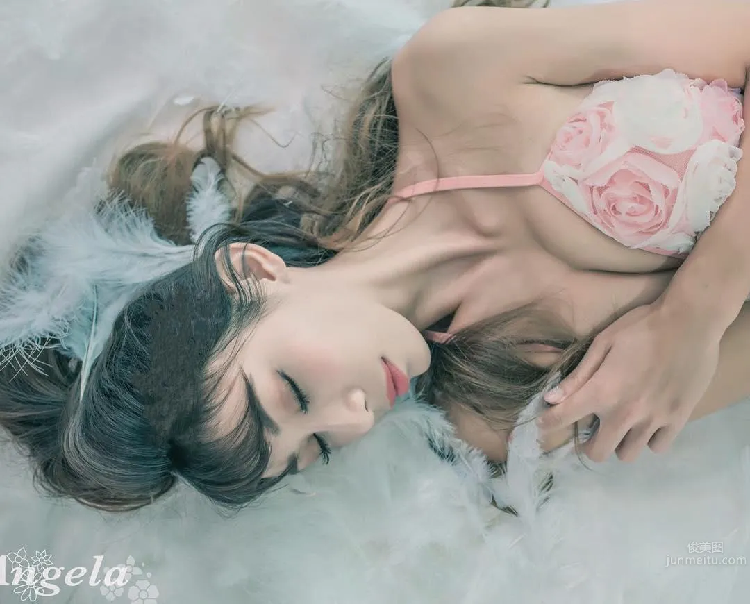 小步Angela~鎖骨犯罪的女王力MAX！ 39