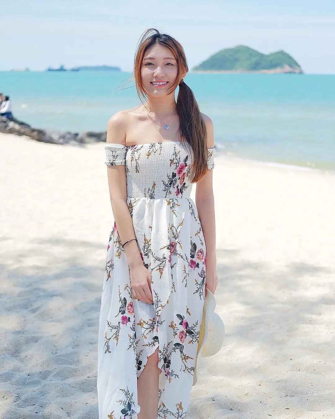大馬正妹Mimi Chen，時尚性感的曲線美 18