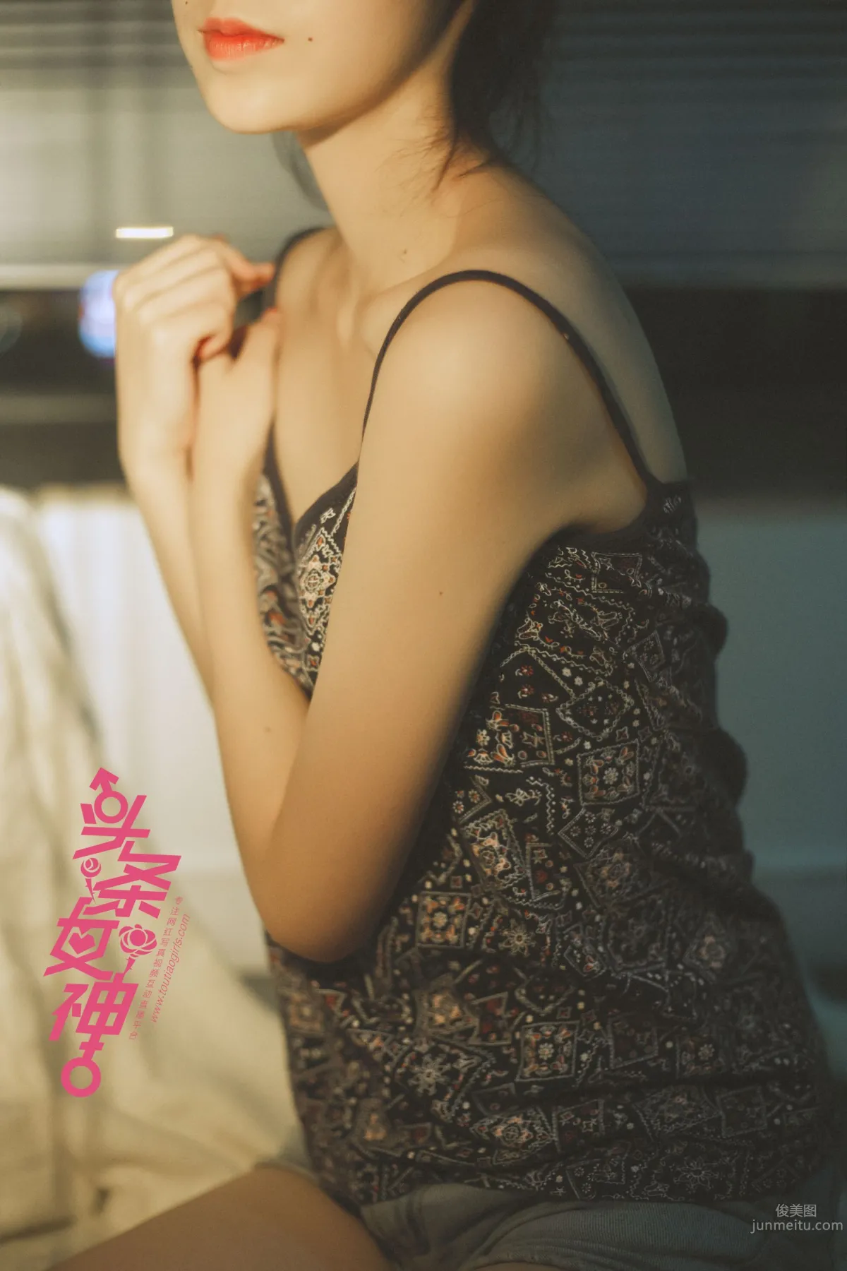 頭條天使美女夜微涼 16